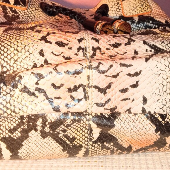 PINK AND BLACK IRIS TYLER ROOMY DOUBLE-SIDED WOMANS LEATHER HANDBAG - Picture 7 of 13